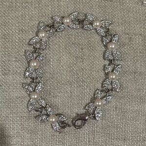 Elegant Silver and Pearl Bracelet